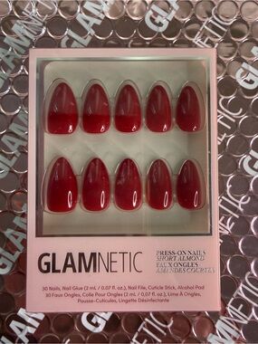 Glamnetic Short Almond Press-On Nails - Classic Red